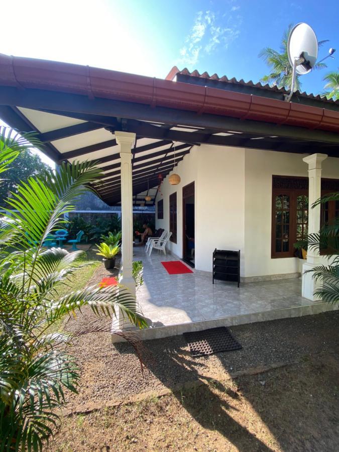 Mango Villa Hikkaduwa Exteriör bild